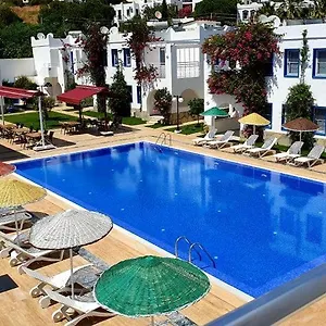 Paradise Aparthotel